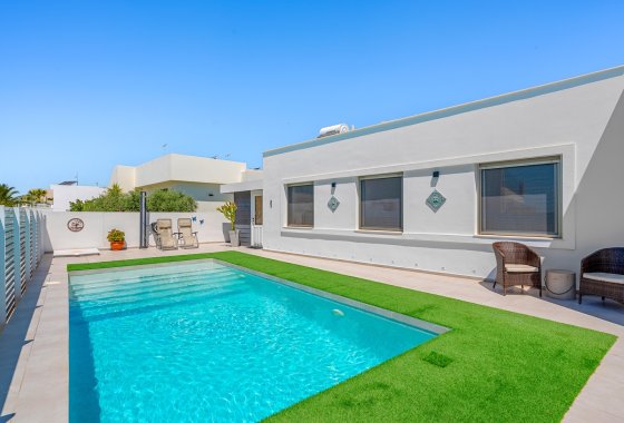 Villa · Herverkoop - La Marina · Alicante (South) · Spanje