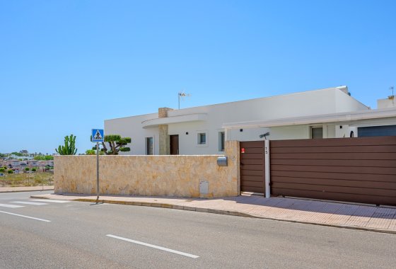 Villa · Herverkoop - La Marina · Alicante (South) · Spanje