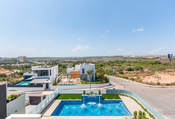 Villa · Obra nueva - Dehesa de Campoamor · Alicante · España