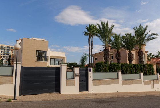 Villa · Obra nueva - Torrevieja · Alicante (South) · España