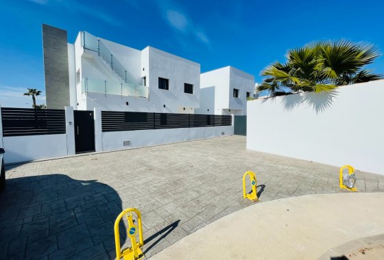 Villa · Obra nueva - Torrevieja · Alicante (South) · España