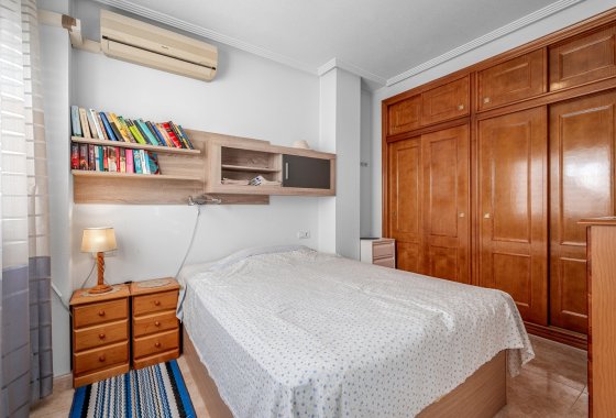 Resale - Apartamento - Torrevieja