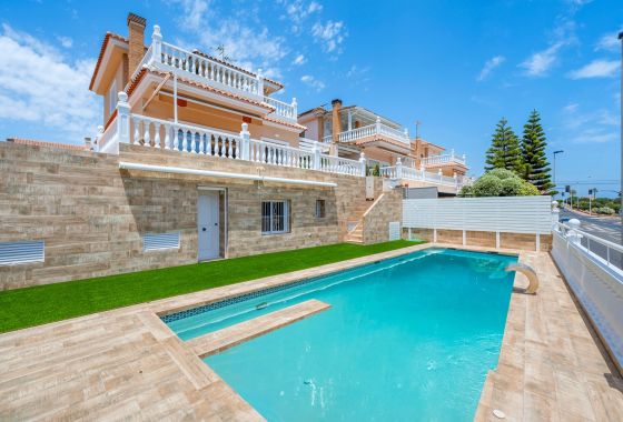 Villa · Verhuur Korte Termijn - Torrevieja · Alicante (South) · Spanje