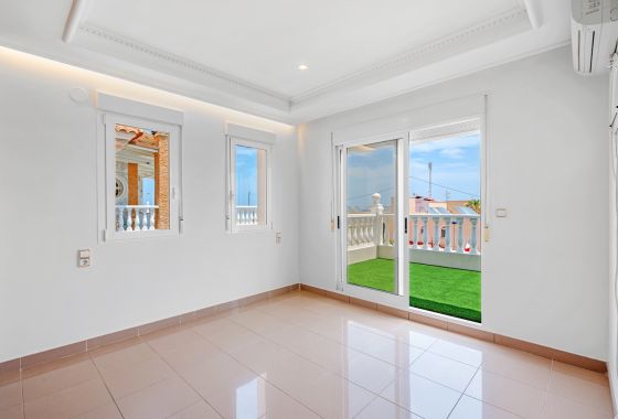 Villa · Verhuur Korte Termijn - Torrevieja · Alicante (South) · Spanje