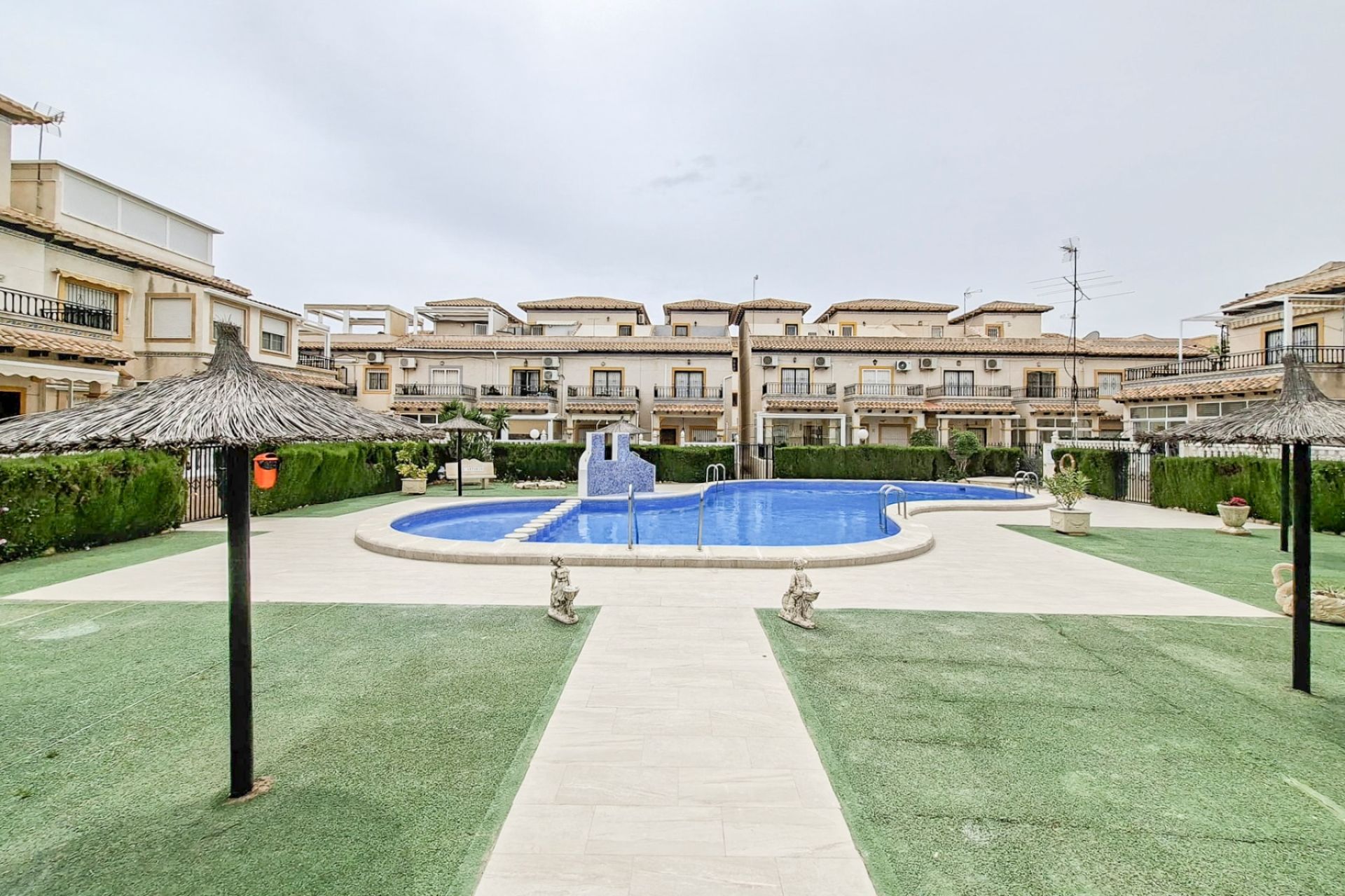 Resale - Bungalow - Orihuela Costa